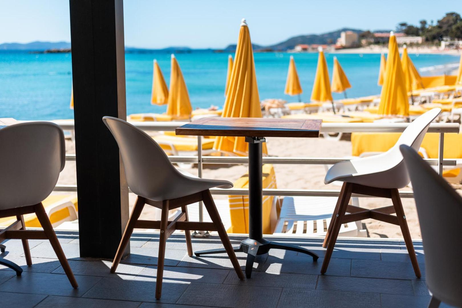 Roc Hotel - Hotel 4 Etoiles Les Pieds Dans L'Eau Le Lavandou Ngoại thất bức ảnh