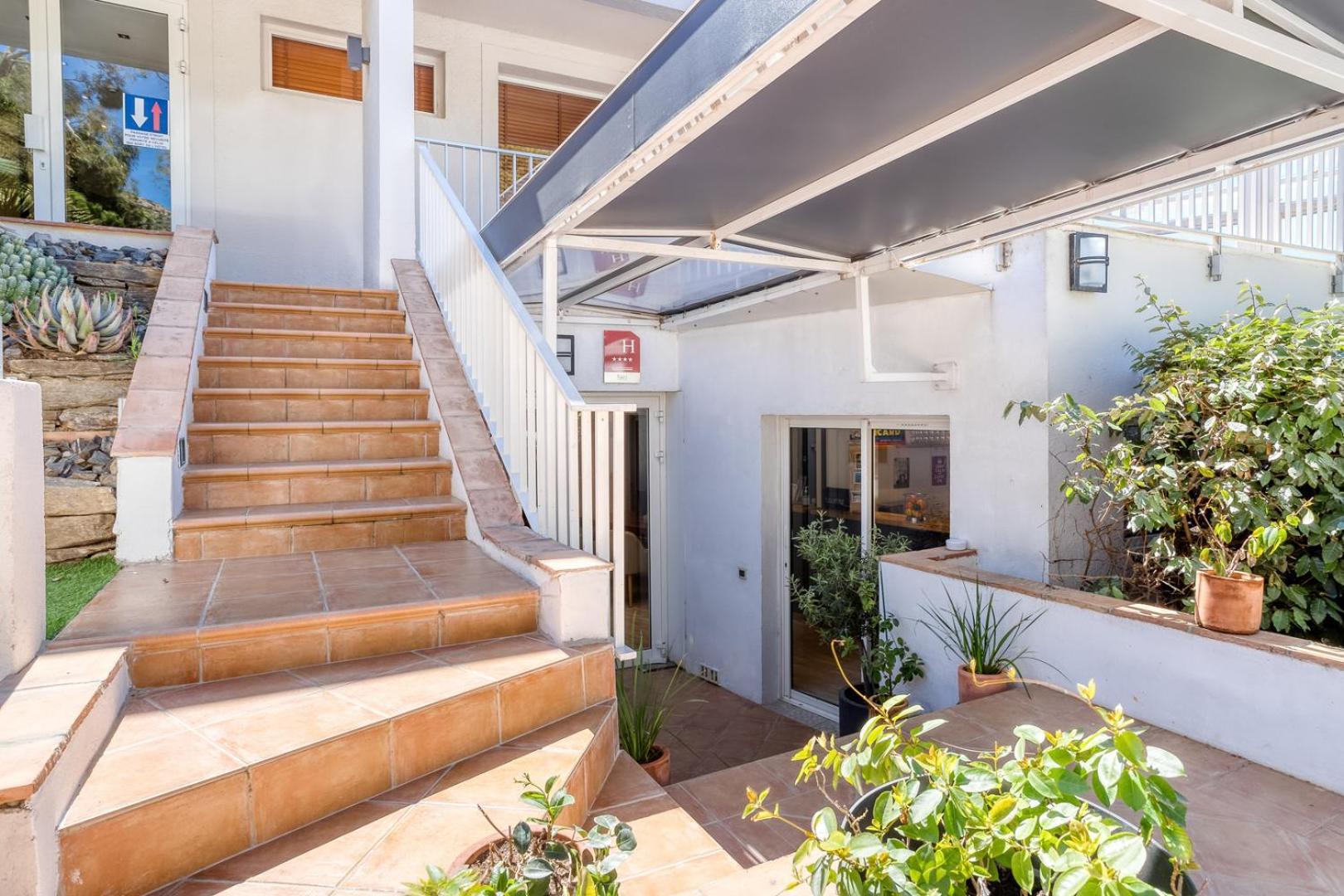 Roc Hotel - Hotel 4 Etoiles Les Pieds Dans L'Eau Le Lavandou Ngoại thất bức ảnh
