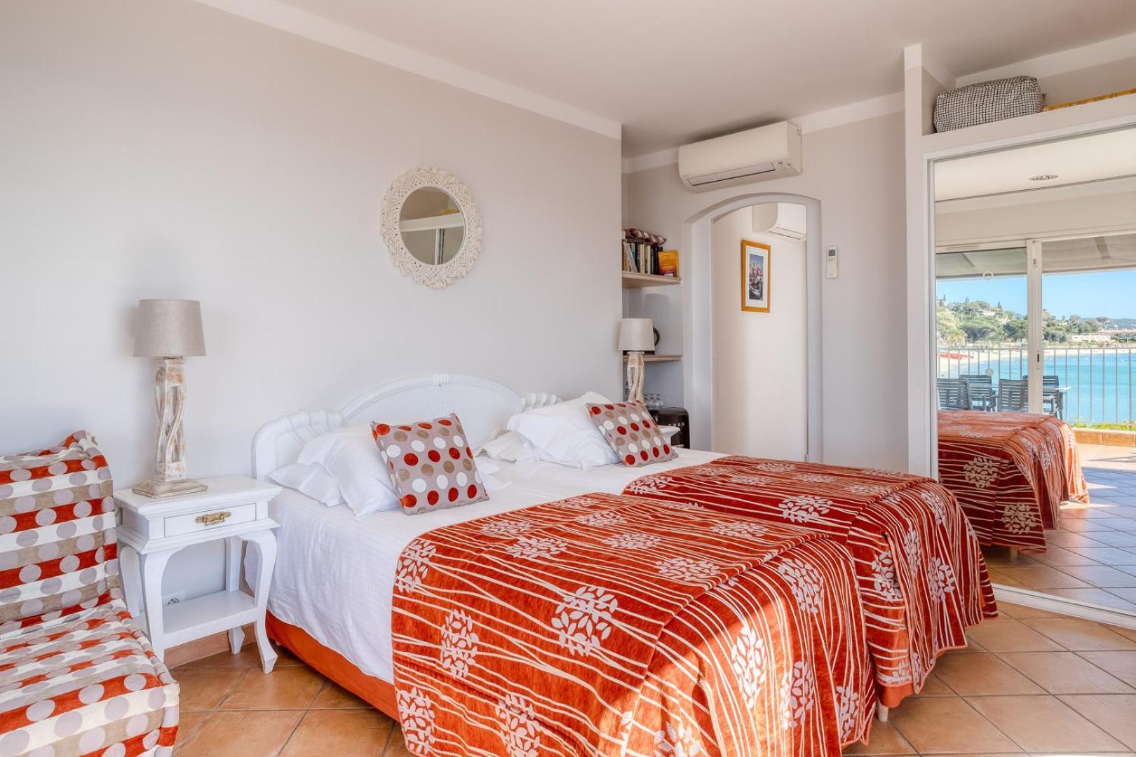 Roc Hotel - Hotel 4 Etoiles Les Pieds Dans L'Eau Le Lavandou Ngoại thất bức ảnh
