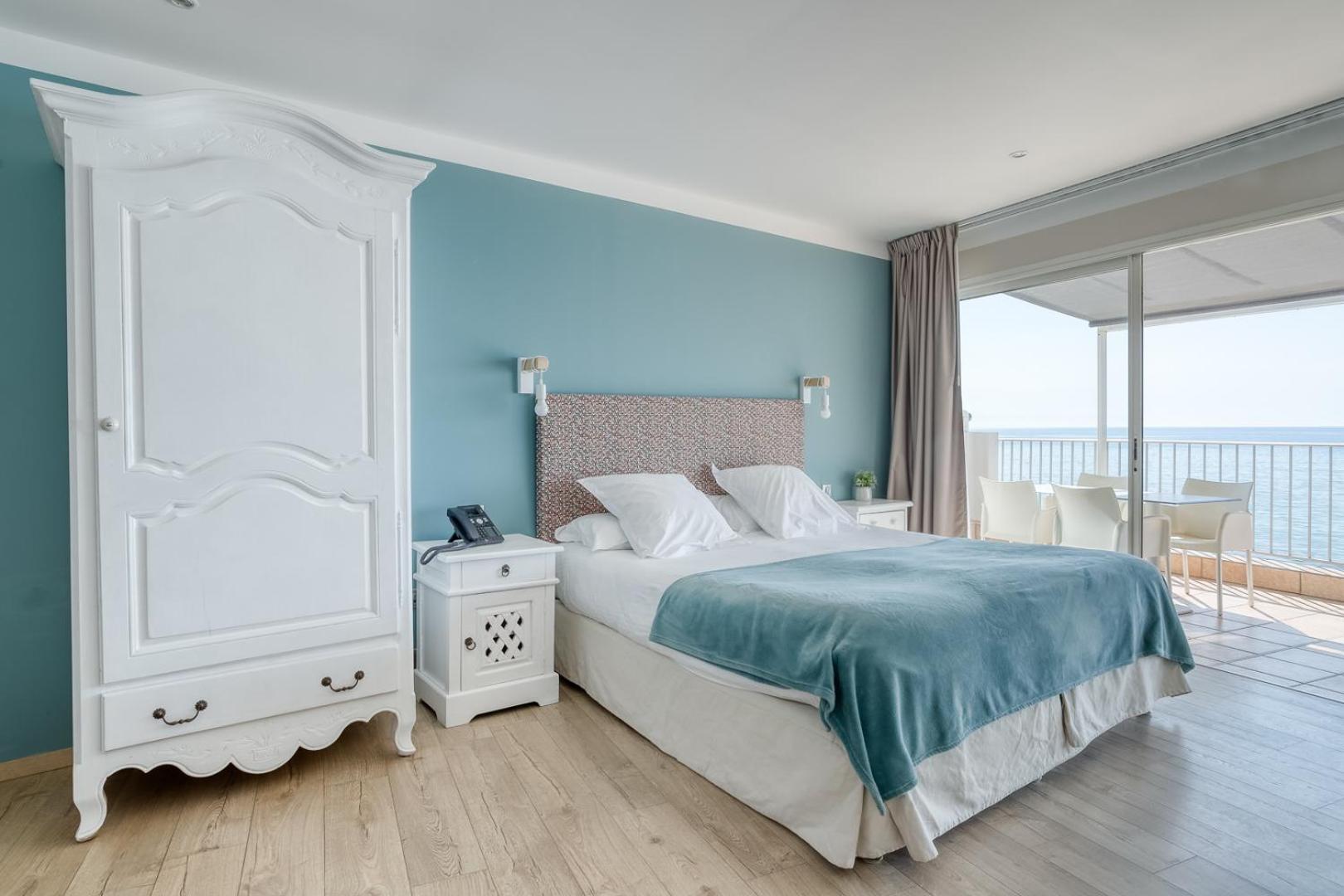 Roc Hotel - Hotel 4 Etoiles Les Pieds Dans L'Eau Le Lavandou Ngoại thất bức ảnh