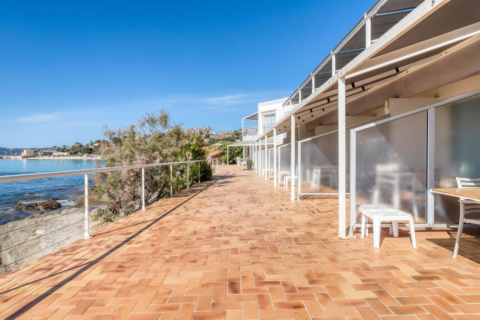 Roc Hotel - Hotel 4 Etoiles Les Pieds Dans L'Eau Le Lavandou Ngoại thất bức ảnh