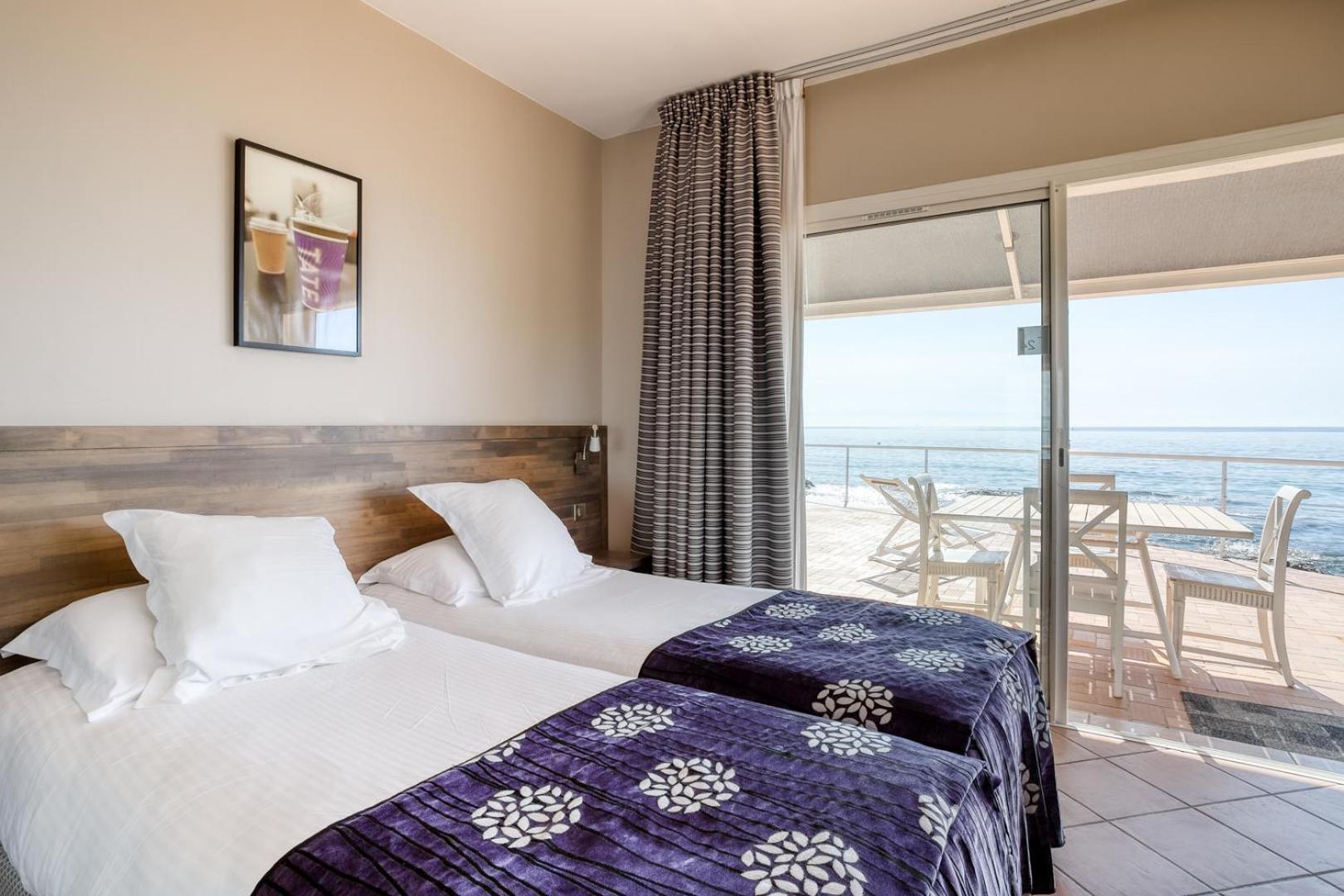 Roc Hotel - Hotel 4 Etoiles Les Pieds Dans L'Eau Le Lavandou Ngoại thất bức ảnh