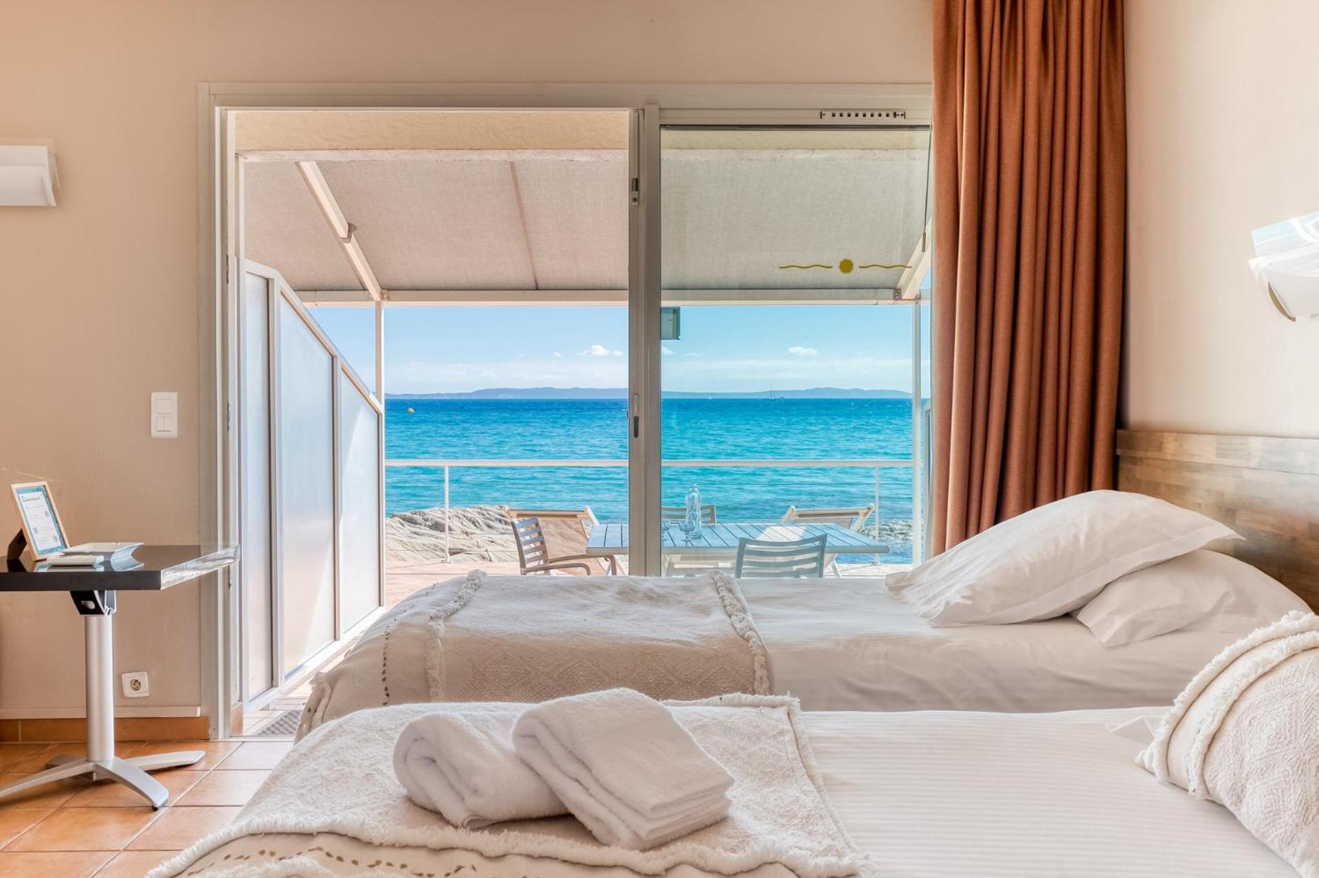 Roc Hotel - Hotel 4 Etoiles Les Pieds Dans L'Eau Le Lavandou Ngoại thất bức ảnh